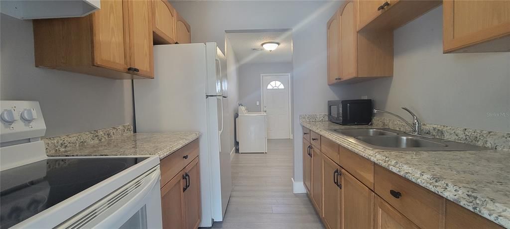 待售: $469,999 (4 贝兹, 0 浴室, 1832 平方英尺)