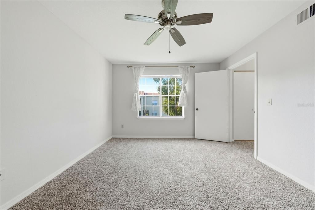 На продажу: $145,000 (1 спален, 1 ванн, 842 Квадратных фут)