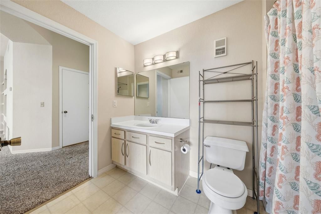 На продажу: $145,000 (1 спален, 1 ванн, 842 Квадратных фут)