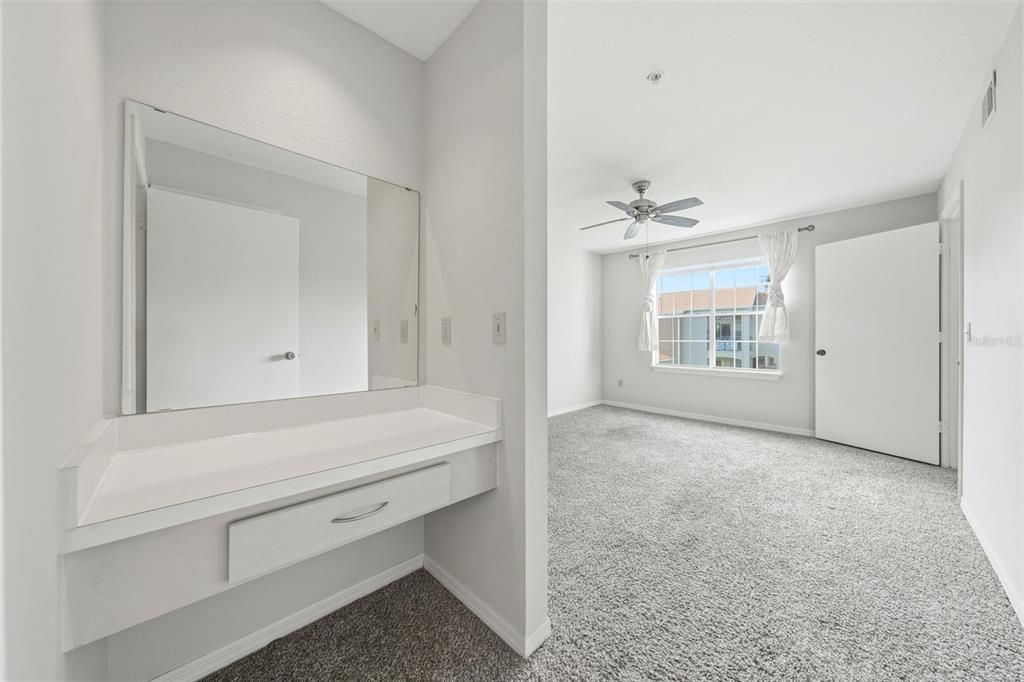 На продажу: $145,000 (1 спален, 1 ванн, 842 Квадратных фут)