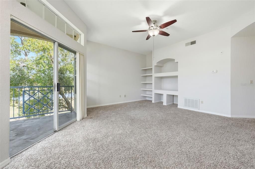 На продажу: $145,000 (1 спален, 1 ванн, 842 Квадратных фут)