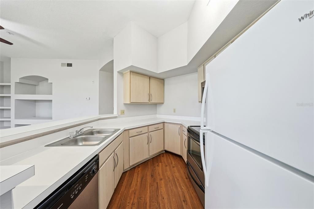 На продажу: $145,000 (1 спален, 1 ванн, 842 Квадратных фут)