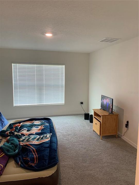 待售: $309,900 (4 贝兹, 2 浴室, 1827 平方英尺)