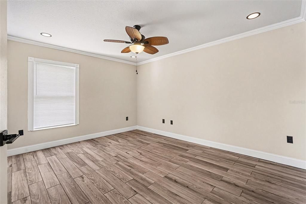 En Venta: $430,000 (3 camas, 2 baños, 1402 Pies cuadrados)