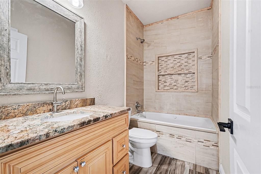 En Venta: $430,000 (3 camas, 2 baños, 1402 Pies cuadrados)