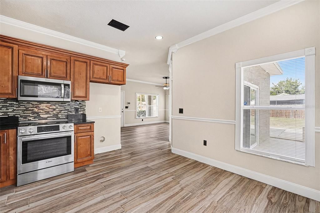 En Venta: $430,000 (3 camas, 2 baños, 1402 Pies cuadrados)