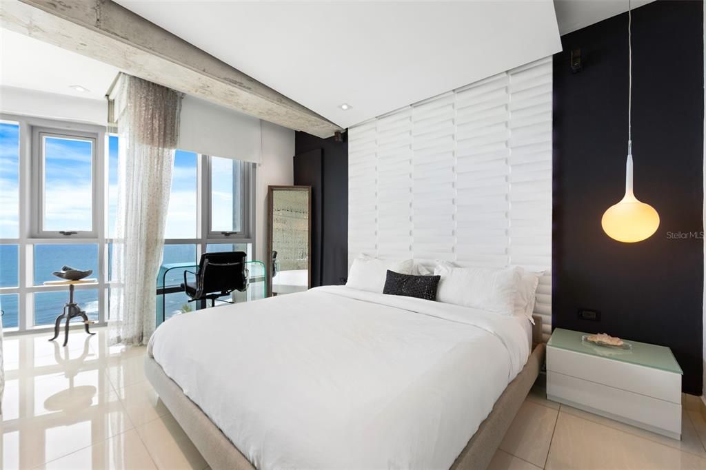 For Rent: $4,000 (1 beds, 1 baths, 744 Square Feet)