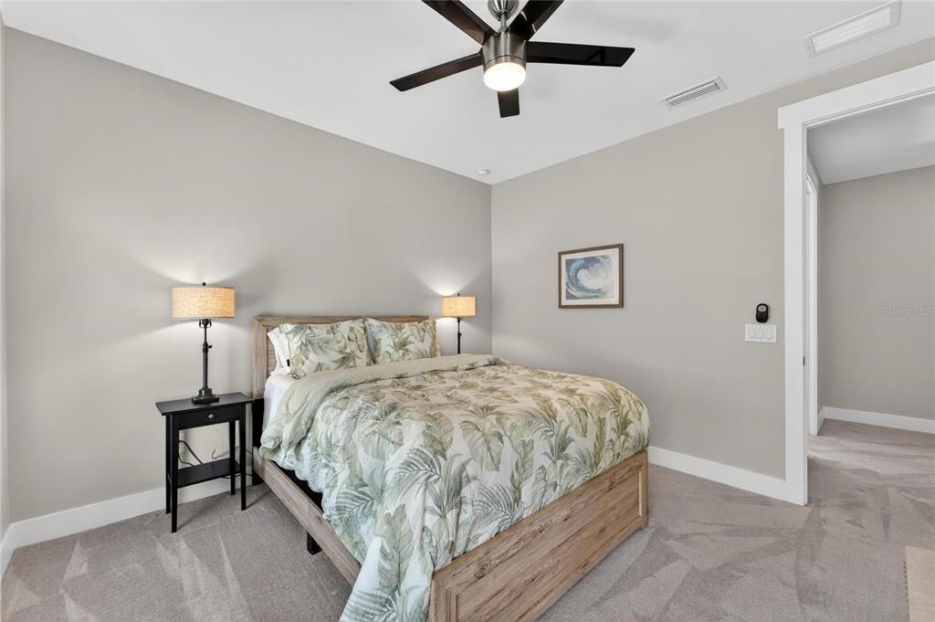 На продажу: $2,089,000 (5 спален, 3 ванн, 3864 Квадратных фут)