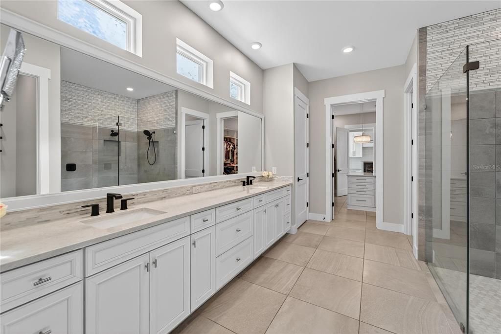 На продажу: $2,089,000 (5 спален, 3 ванн, 3864 Квадратных фут)