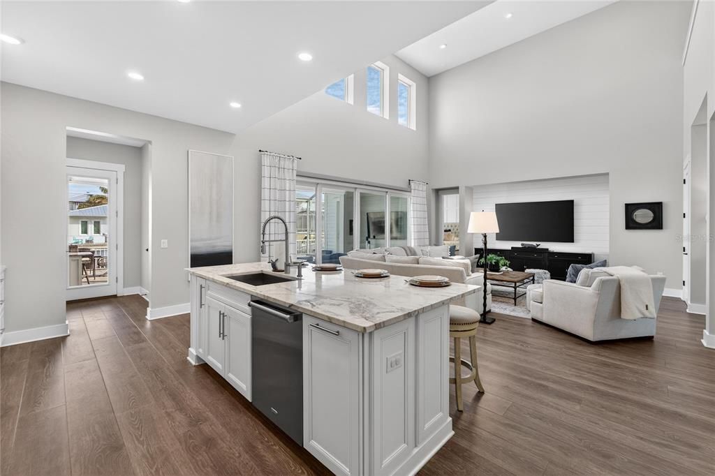 На продажу: $2,089,000 (5 спален, 3 ванн, 3864 Квадратных фут)