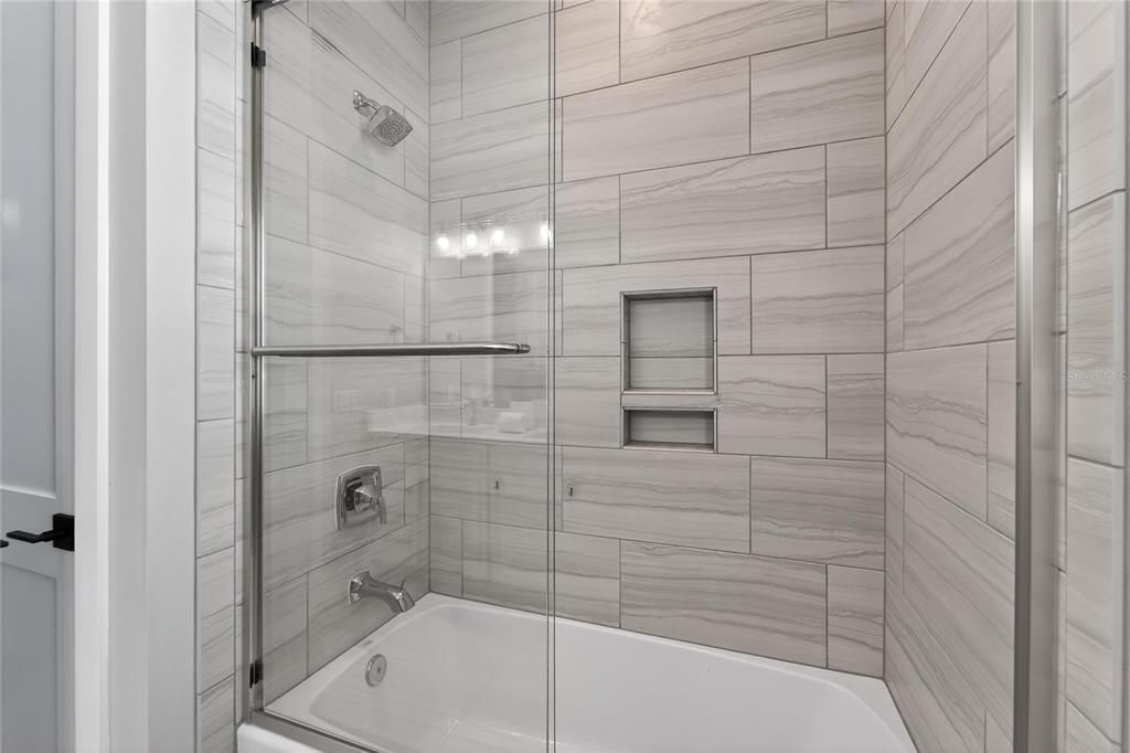 На продажу: $2,089,000 (5 спален, 3 ванн, 3864 Квадратных фут)