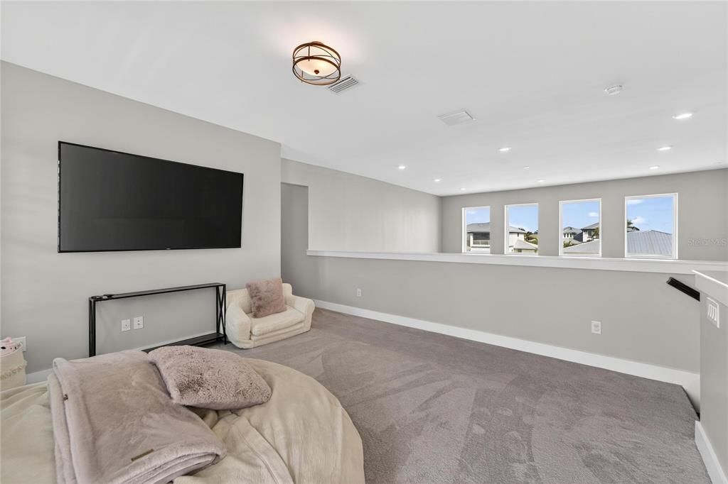 На продажу: $2,089,000 (5 спален, 3 ванн, 3864 Квадратных фут)