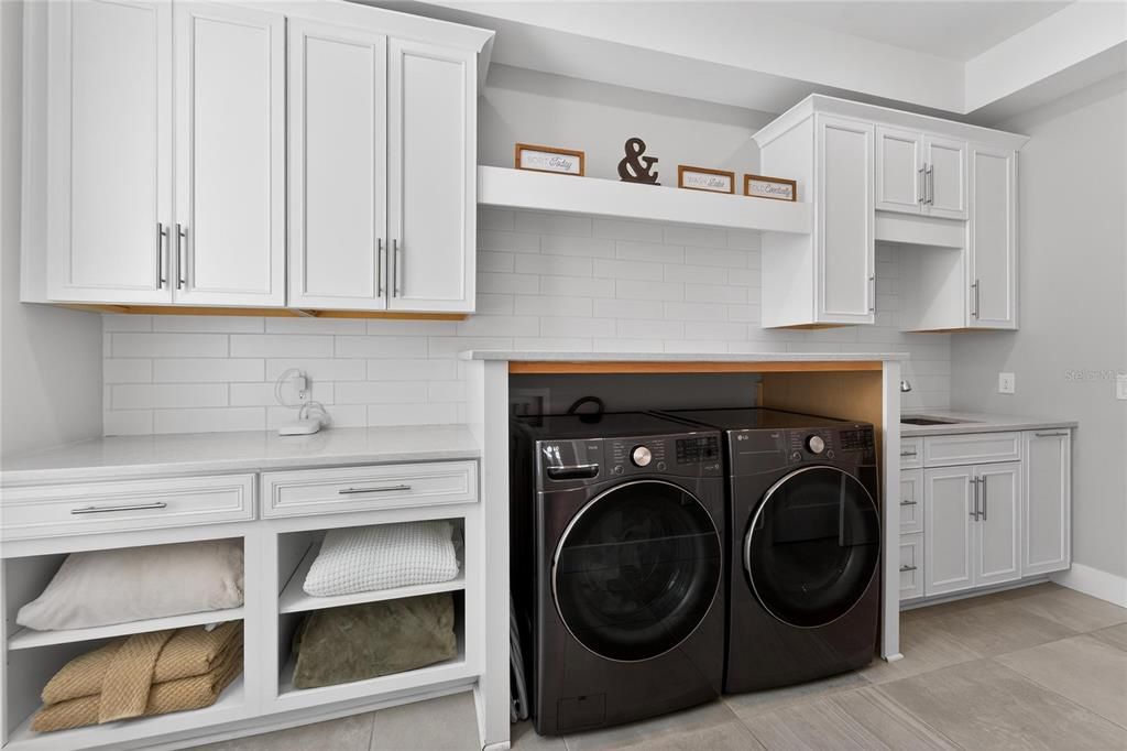 На продажу: $2,089,000 (5 спален, 3 ванн, 3864 Квадратных фут)