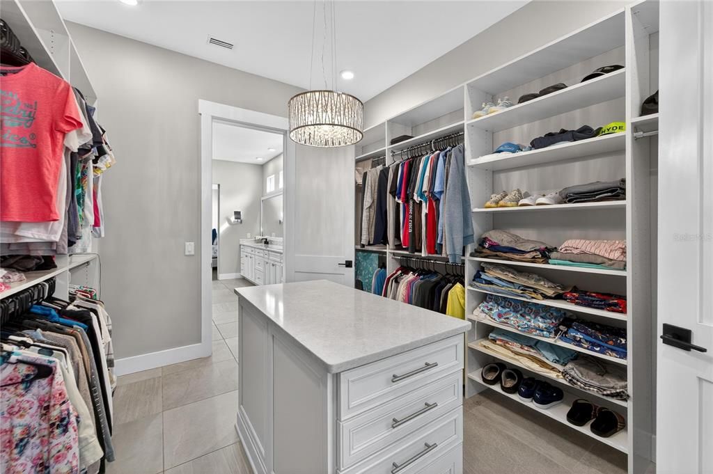 На продажу: $2,089,000 (5 спален, 3 ванн, 3864 Квадратных фут)