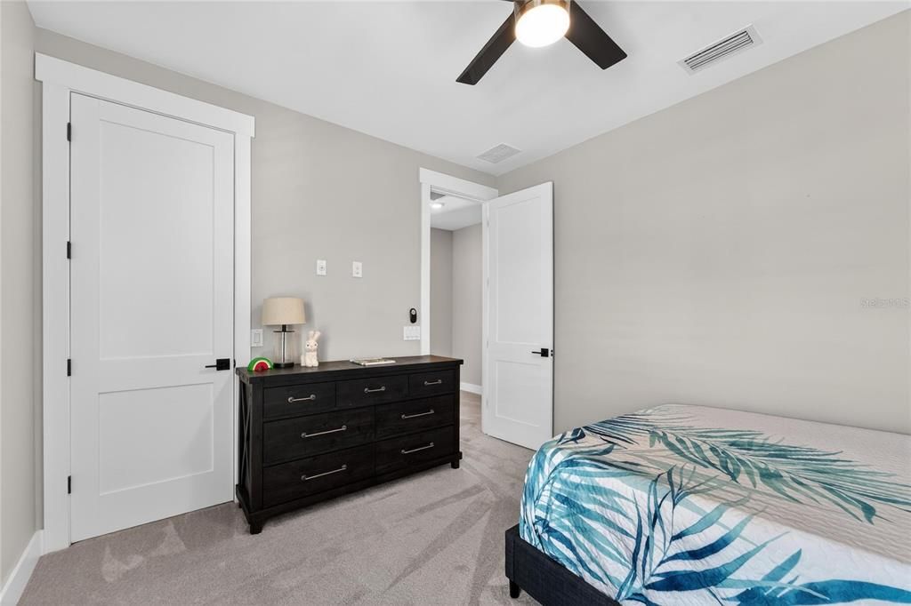 На продажу: $2,089,000 (5 спален, 3 ванн, 3864 Квадратных фут)