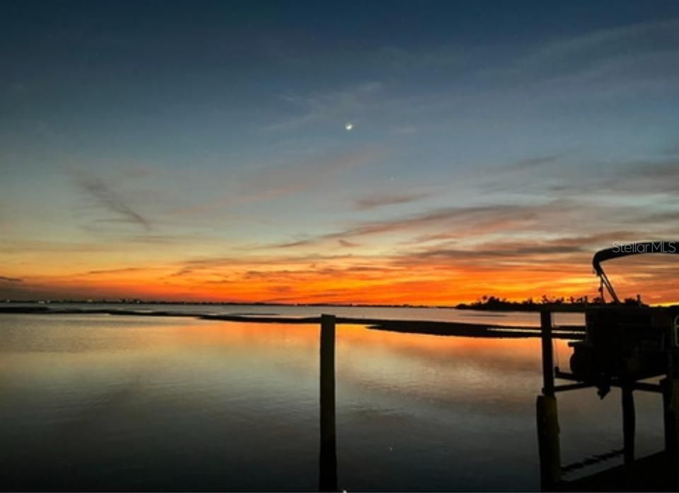 En Venta: $950,000 (0.19 acres)