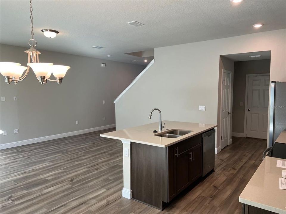 待售: $429,000 (3 贝兹, 2 浴室, 1755 平方英尺)