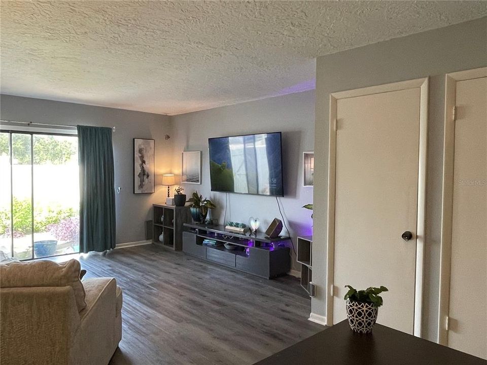 出租: $2,500 (2 贝兹, 2 浴室, 1260 平方英尺)