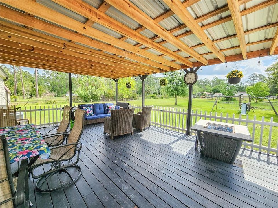 На продажу: $318,000 (4 спален, 2 ванн, 1607 Квадратных фут)