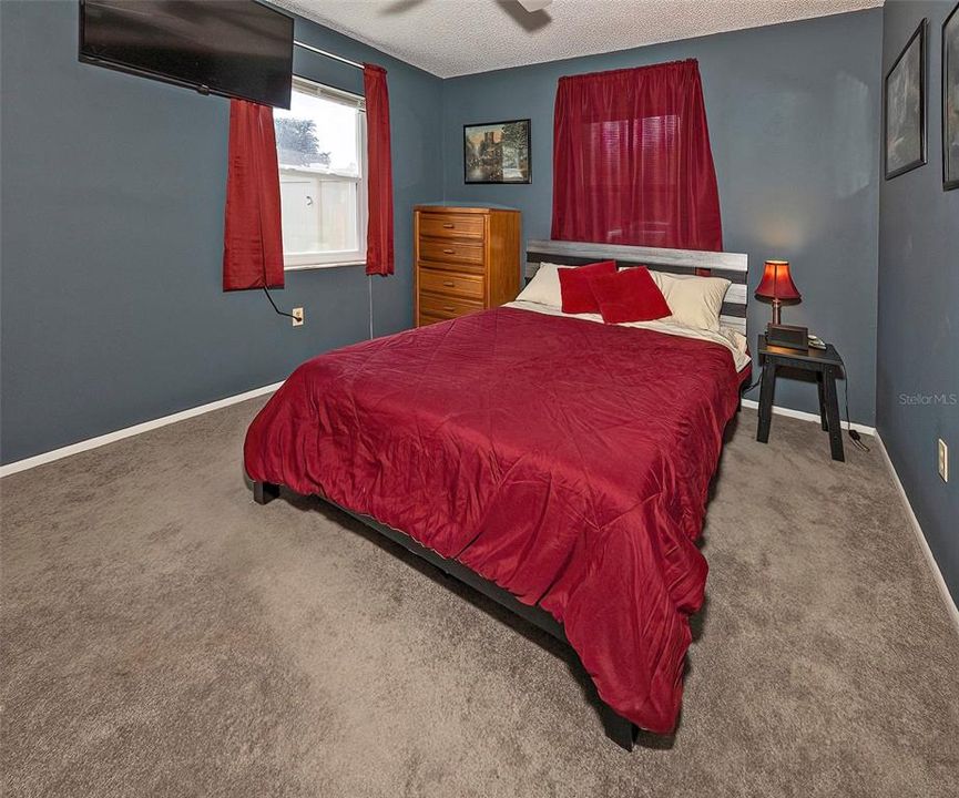 For Sale: $305,000 (3 beds, 2 baths, 1348 Square Feet)