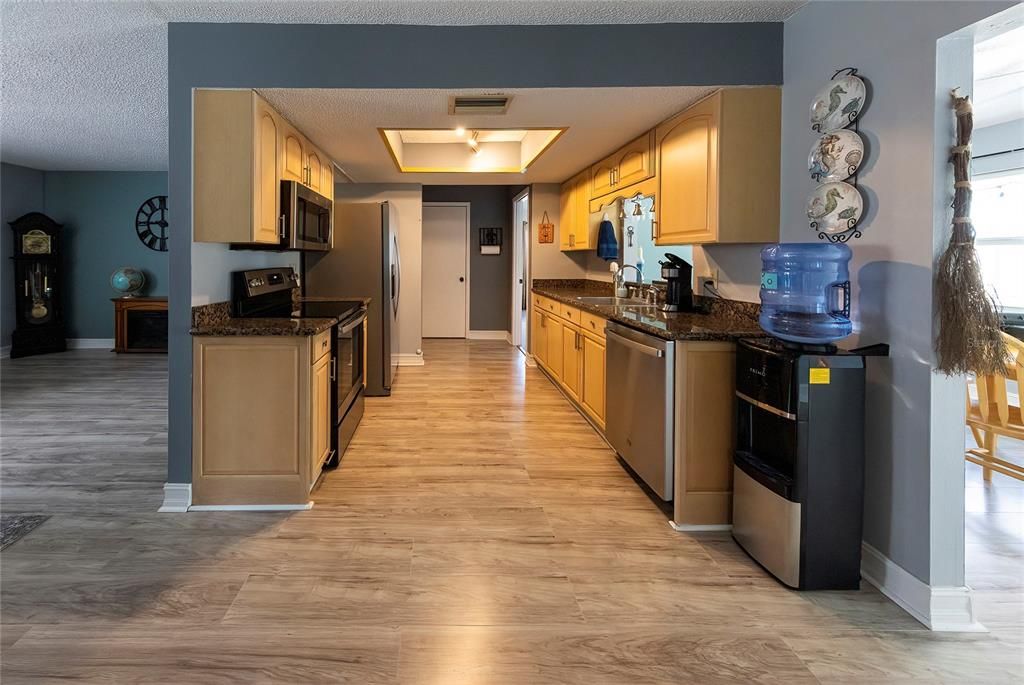 For Sale: $305,000 (3 beds, 2 baths, 1348 Square Feet)