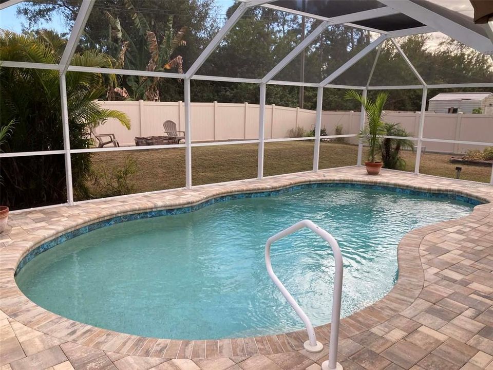 For Sale: $305,000 (3 beds, 2 baths, 1348 Square Feet)