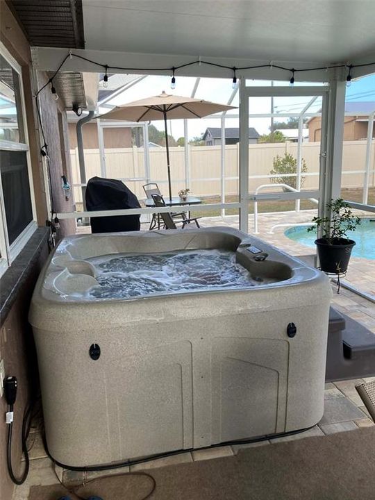 For Sale: $305,000 (3 beds, 2 baths, 1348 Square Feet)