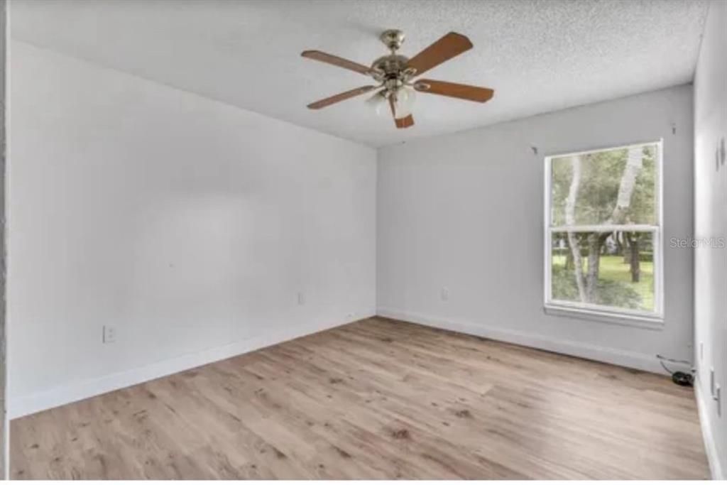 For Sale: $189,000 (2 beds, 2 baths, 910 Square Feet)