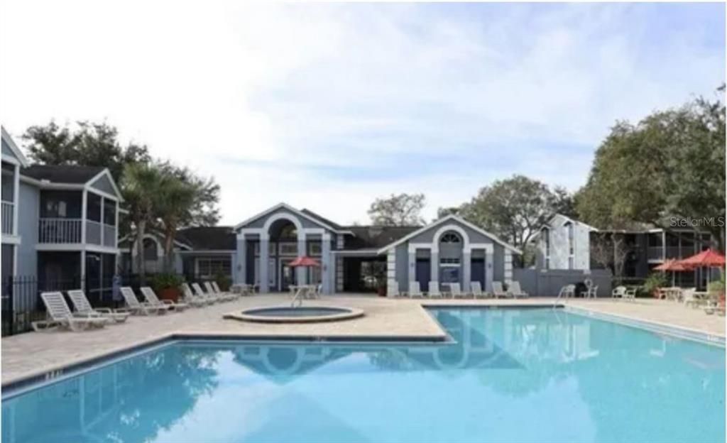 For Sale: $189,000 (2 beds, 2 baths, 910 Square Feet)