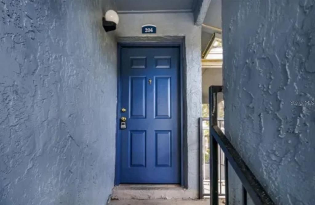 For Sale: $189,000 (2 beds, 2 baths, 910 Square Feet)