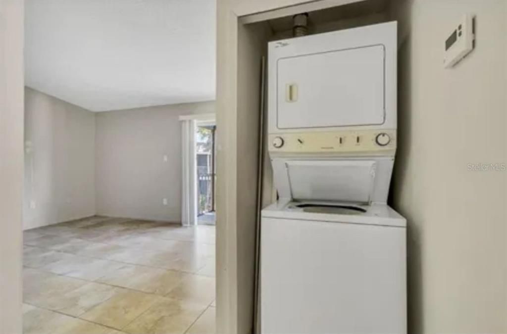 For Sale: $189,000 (2 beds, 2 baths, 910 Square Feet)