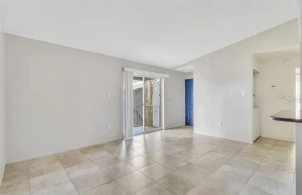 For Sale: $189,000 (2 beds, 2 baths, 910 Square Feet)