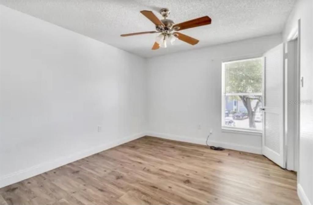For Sale: $189,000 (2 beds, 2 baths, 910 Square Feet)