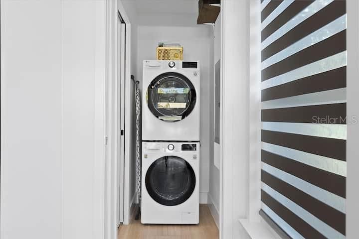 For Sale: $749,900 (3 beds, 2 baths, 1290 Square Feet)