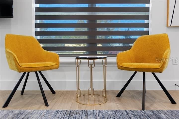 For Sale: $749,900 (3 beds, 2 baths, 1290 Square Feet)