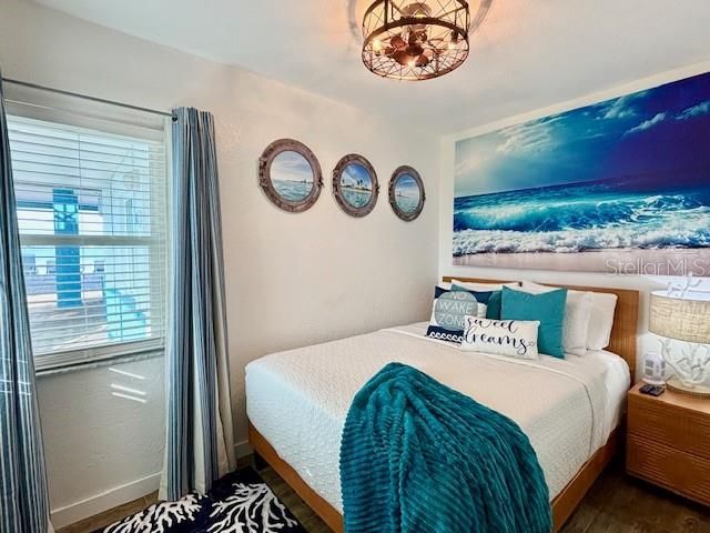 For Sale: $300,000 (1 beds, 1 baths, 411 Square Feet)