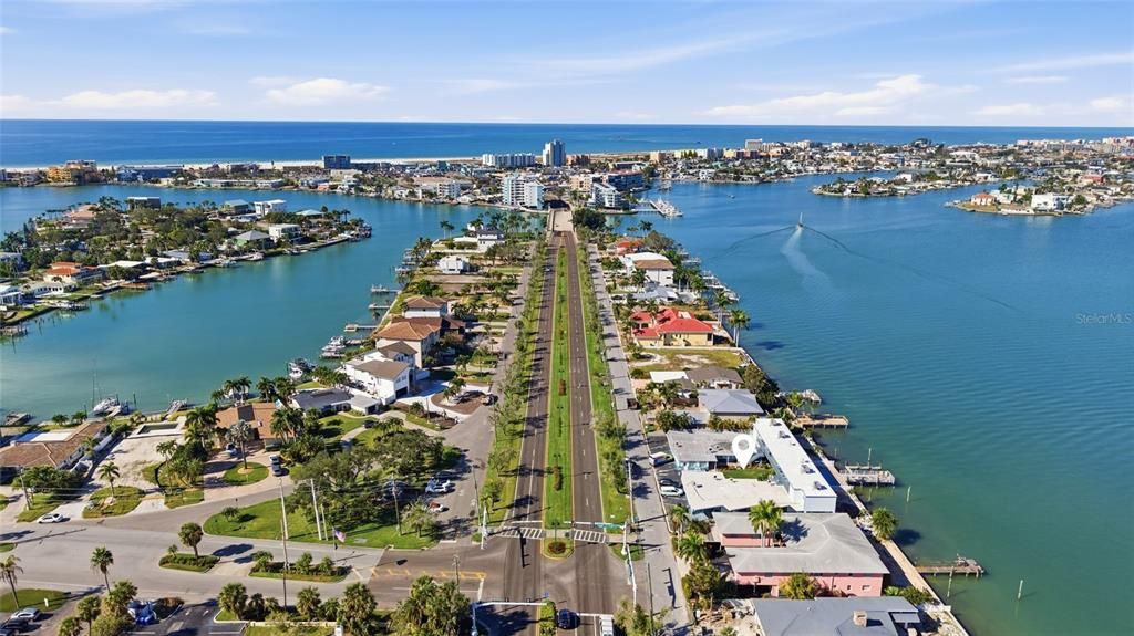 For Sale: $300,000 (1 beds, 1 baths, 411 Square Feet)