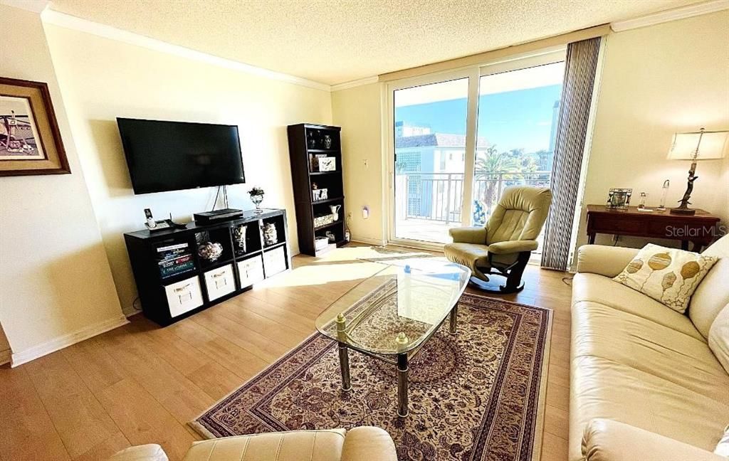 En Venta: $325,000 (2 camas, 2 baños, 1181 Pies cuadrados)