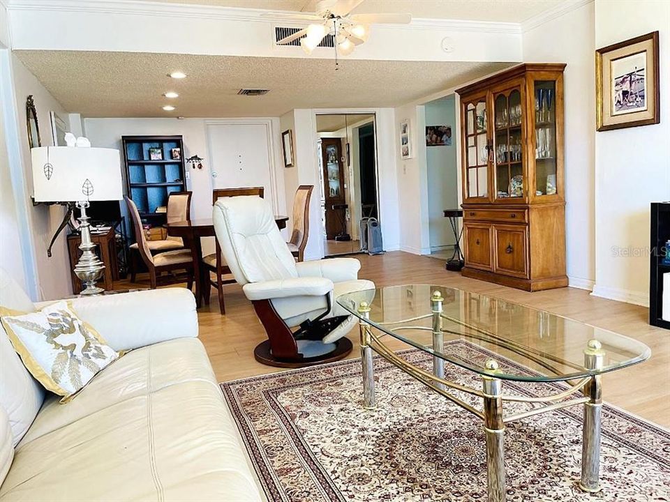 En Venta: $325,000 (2 camas, 2 baños, 1181 Pies cuadrados)