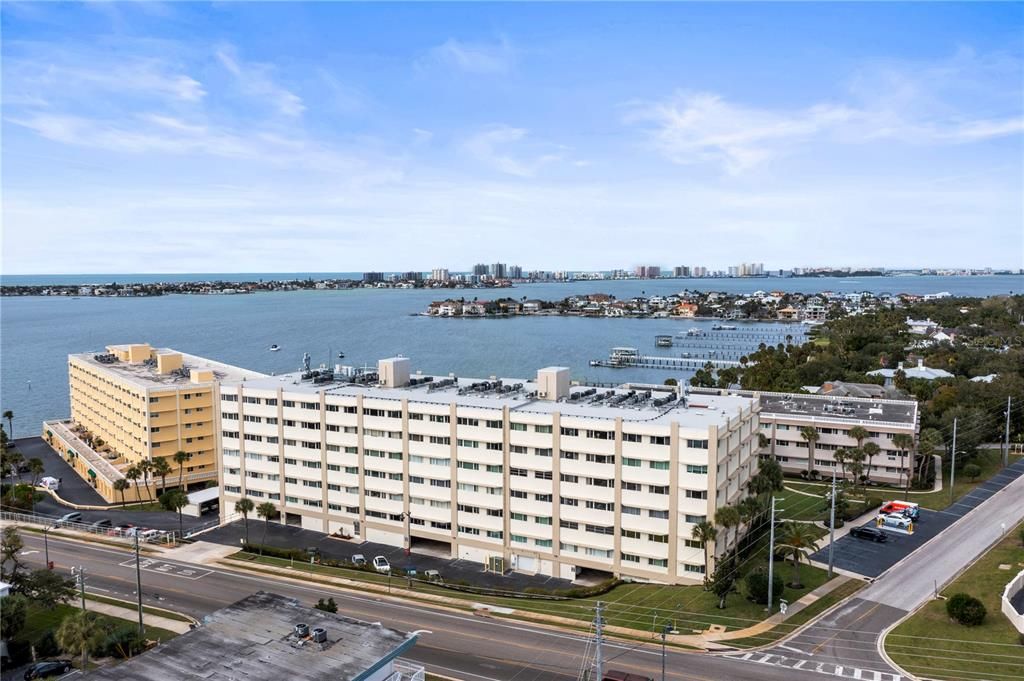 待售: $290,000 (1 贝兹, 2 浴室, 1050 平方英尺)