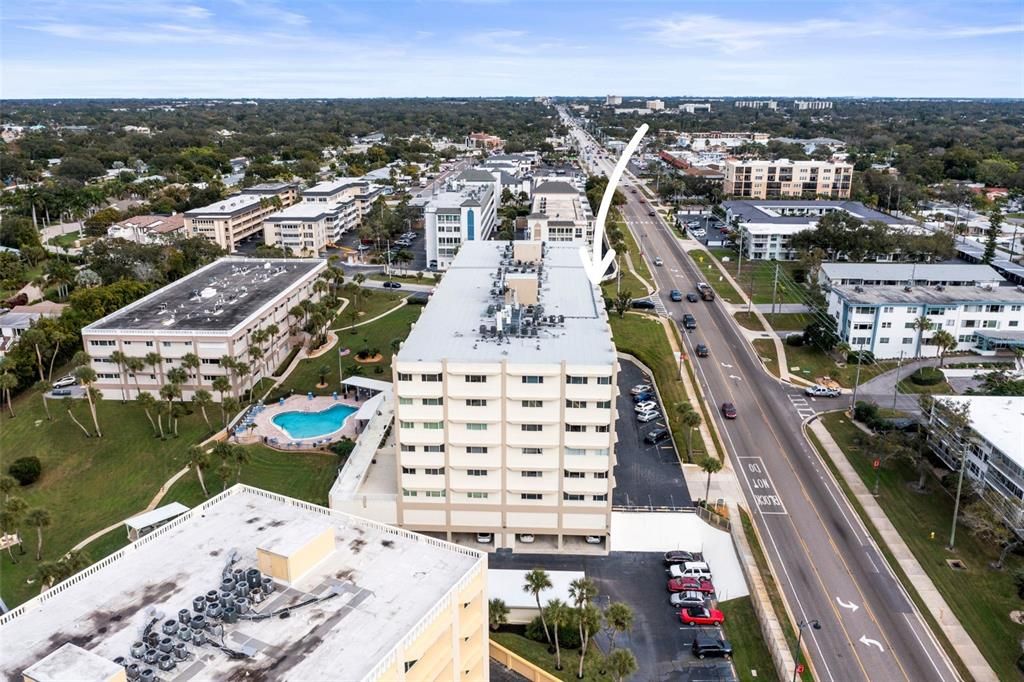 待售: $290,000 (1 贝兹, 2 浴室, 1050 平方英尺)