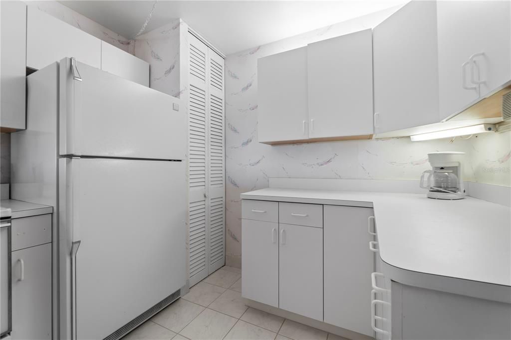 待售: $290,000 (1 贝兹, 2 浴室, 1050 平方英尺)