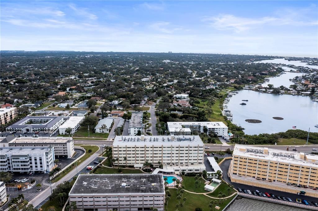 待售: $290,000 (1 贝兹, 2 浴室, 1050 平方英尺)