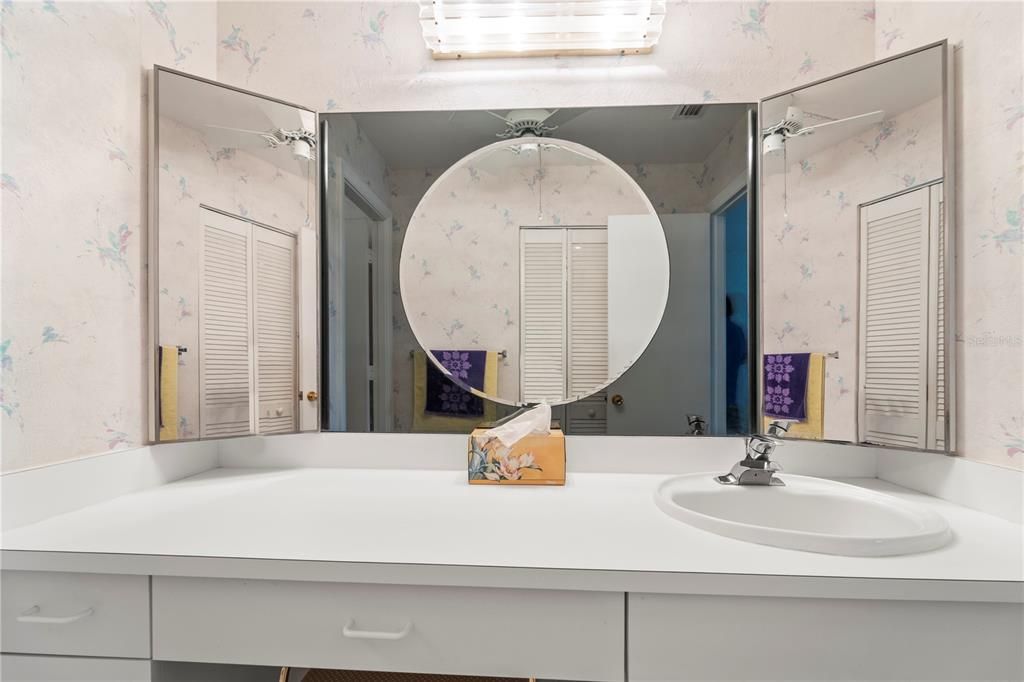 待售: $290,000 (1 贝兹, 2 浴室, 1050 平方英尺)