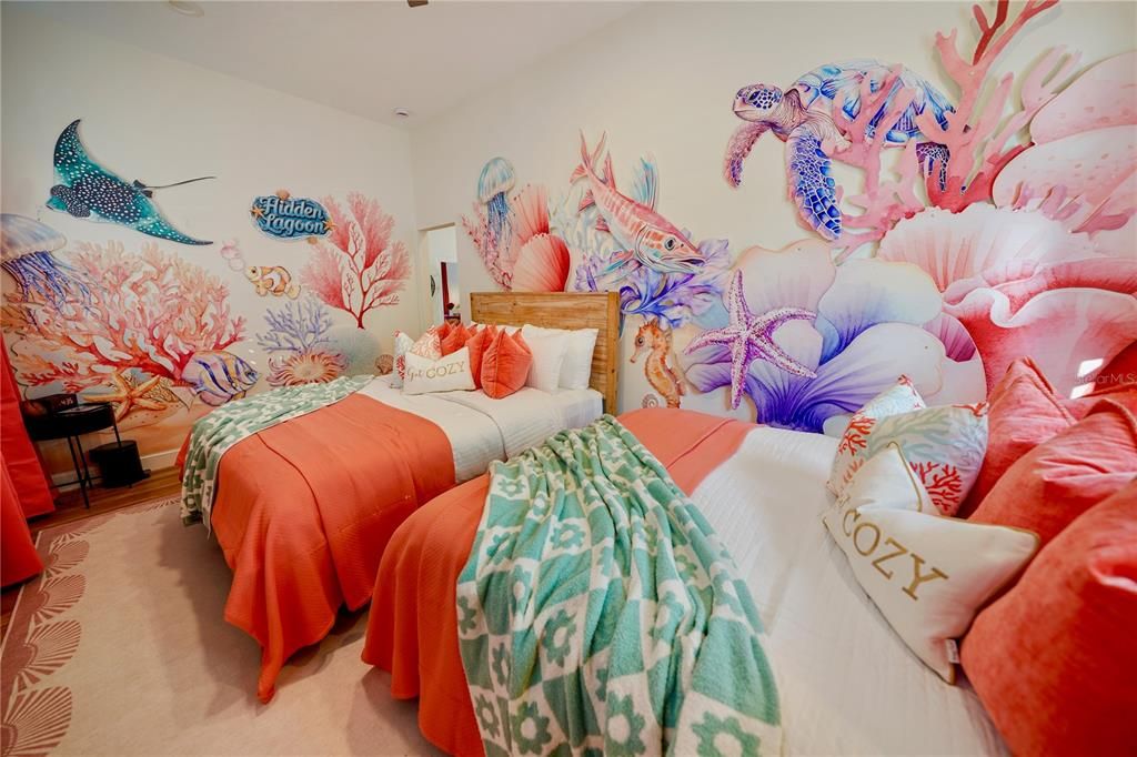 For Sale: $2,400,000 (5 beds, 3 baths, 2640 Square Feet)