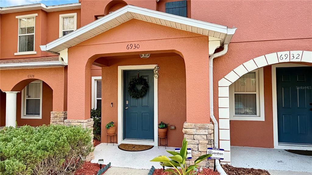 На продажу: $215,000 (2 спален, 2 ванн, 1254 Квадратных фут)