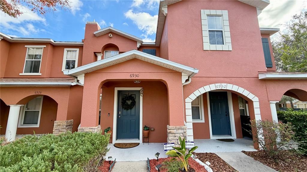 На продажу: $215,000 (2 спален, 2 ванн, 1254 Квадратных фут)