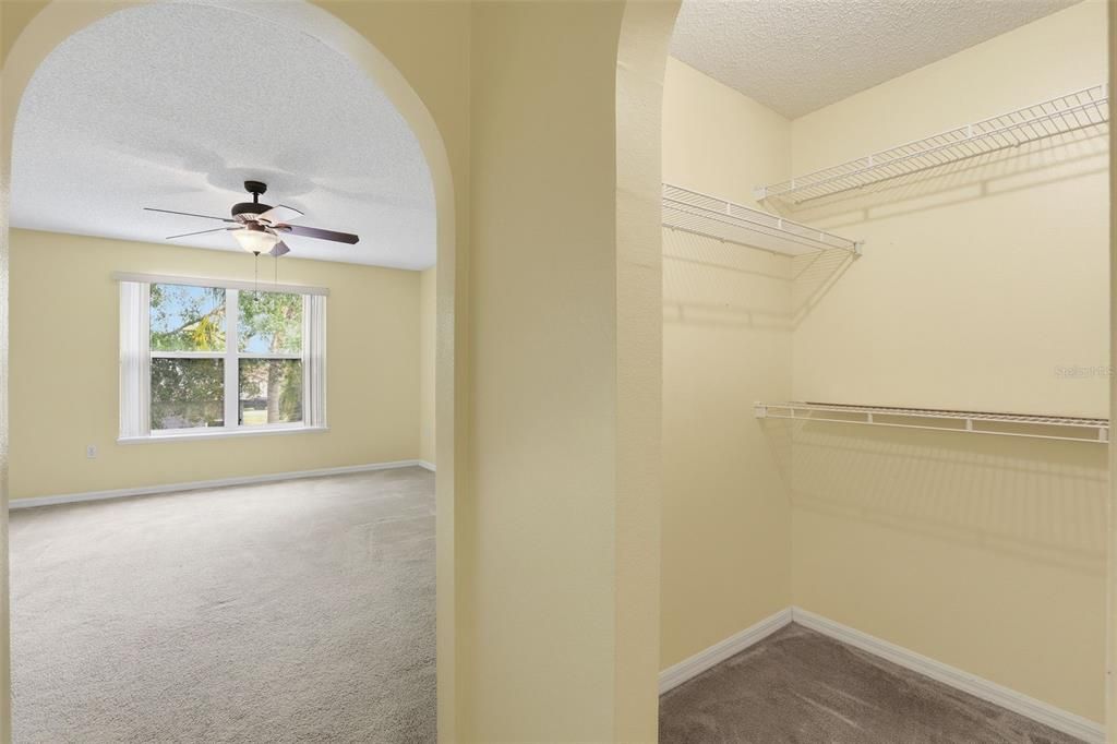 待售: $335,000 (4 贝兹, 2 浴室, 2144 平方英尺)