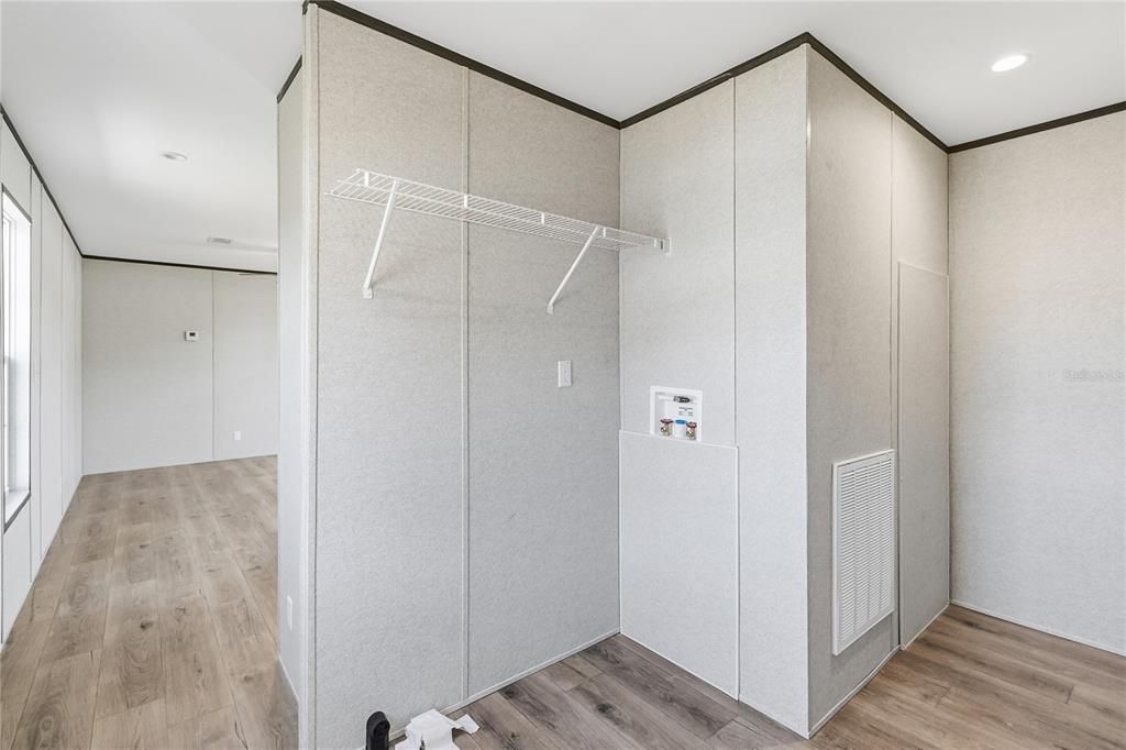 For Sale: $225,000 (2 beds, 2 baths, 750 Square Feet)