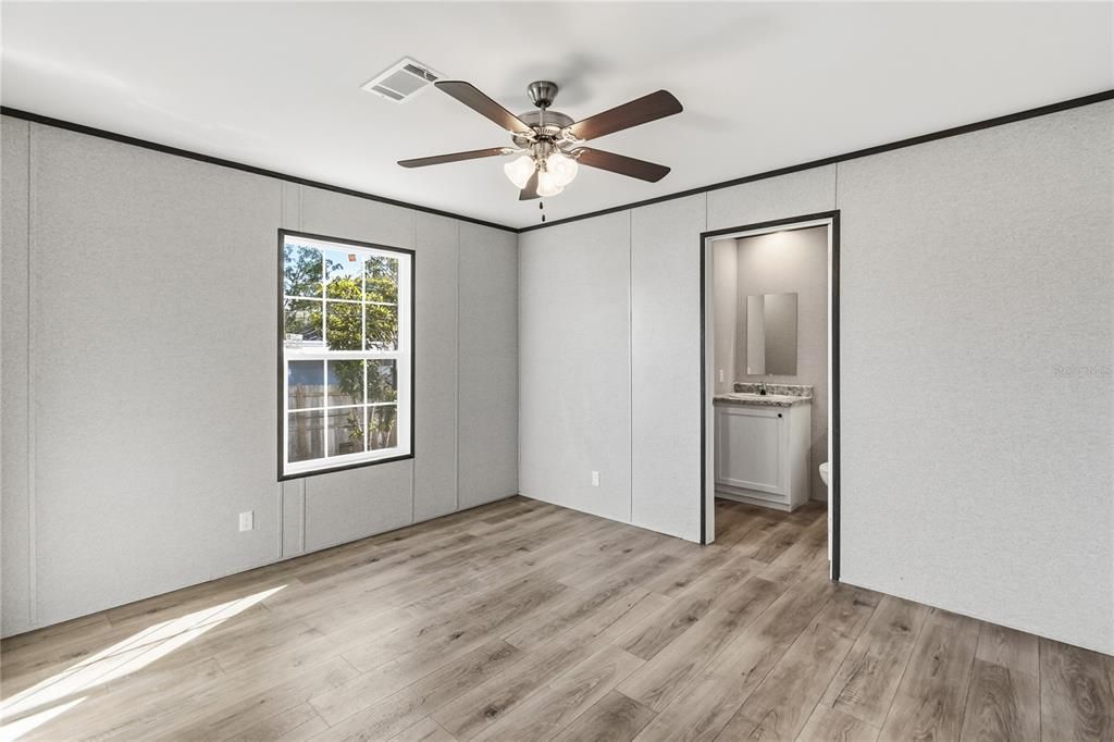 For Sale: $225,000 (2 beds, 2 baths, 750 Square Feet)